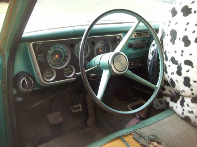 1967 green Chevrolet C-10 utility box