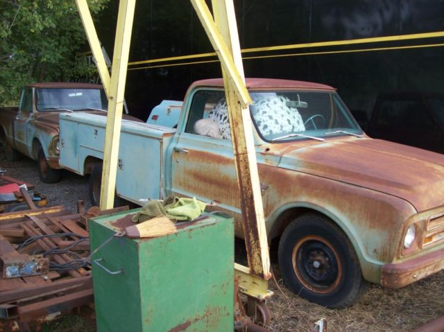 1967 green Chevrolet C-10 utility box