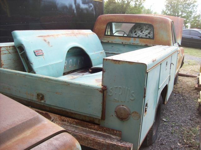1967 green Chevrolet C-10 utility box