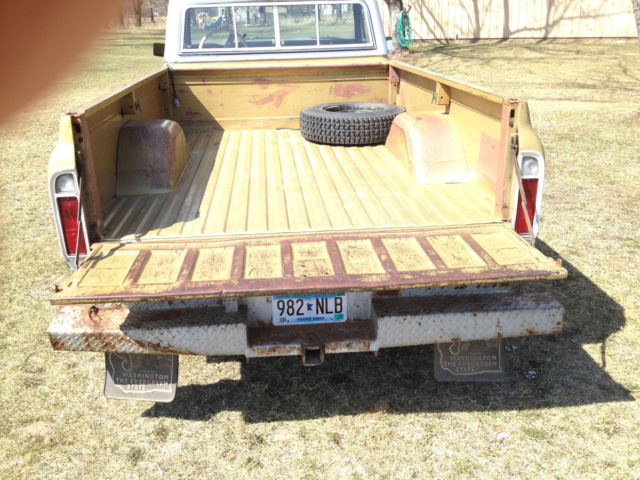 1970 Medium gold and white GMC Sierra 2500