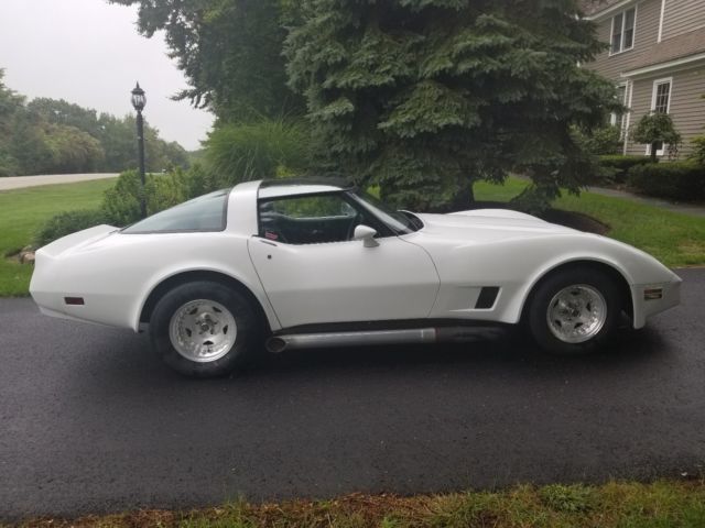 1981 White Chevrolet Corvette Coupe