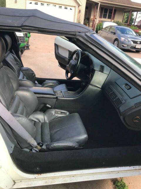 1991 White Chevrolet Corvette Convertible