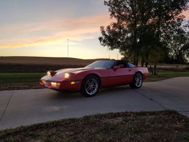 1989 Red Chevrolet Corvette Coupe