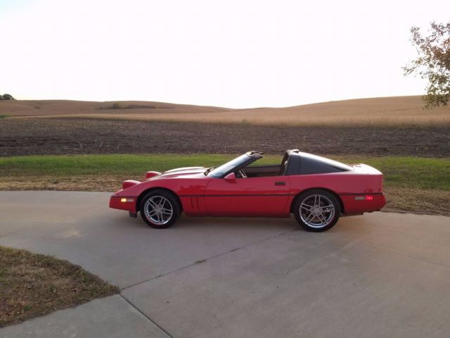 1989 Red Chevrolet Corvette Coupe