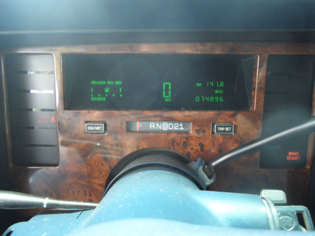 19940000 White Cadillac Fleetwood Limousine