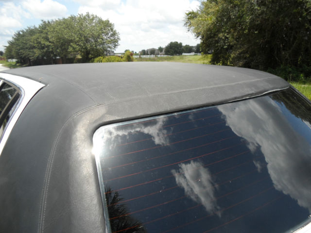 19940000 White Cadillac Fleetwood Limousine