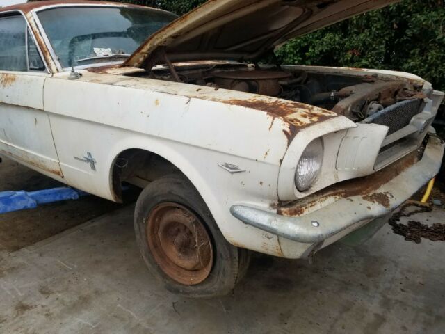 1965 White Ford Mustang Coupe