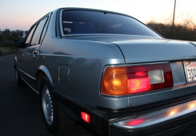 1986 Polaris 7052 BMW 7-Series 4 Door Luxury Sedan