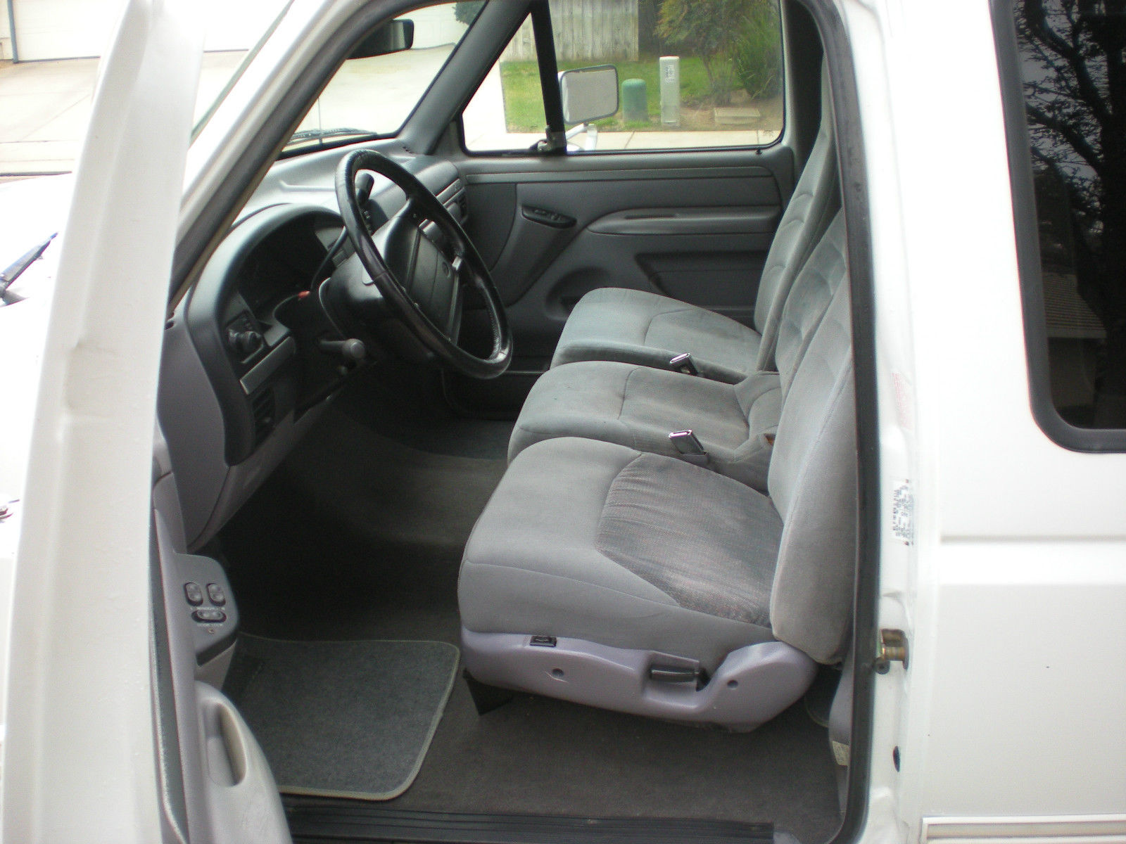 1994 White Ford F-150 Extended Cab Pickup