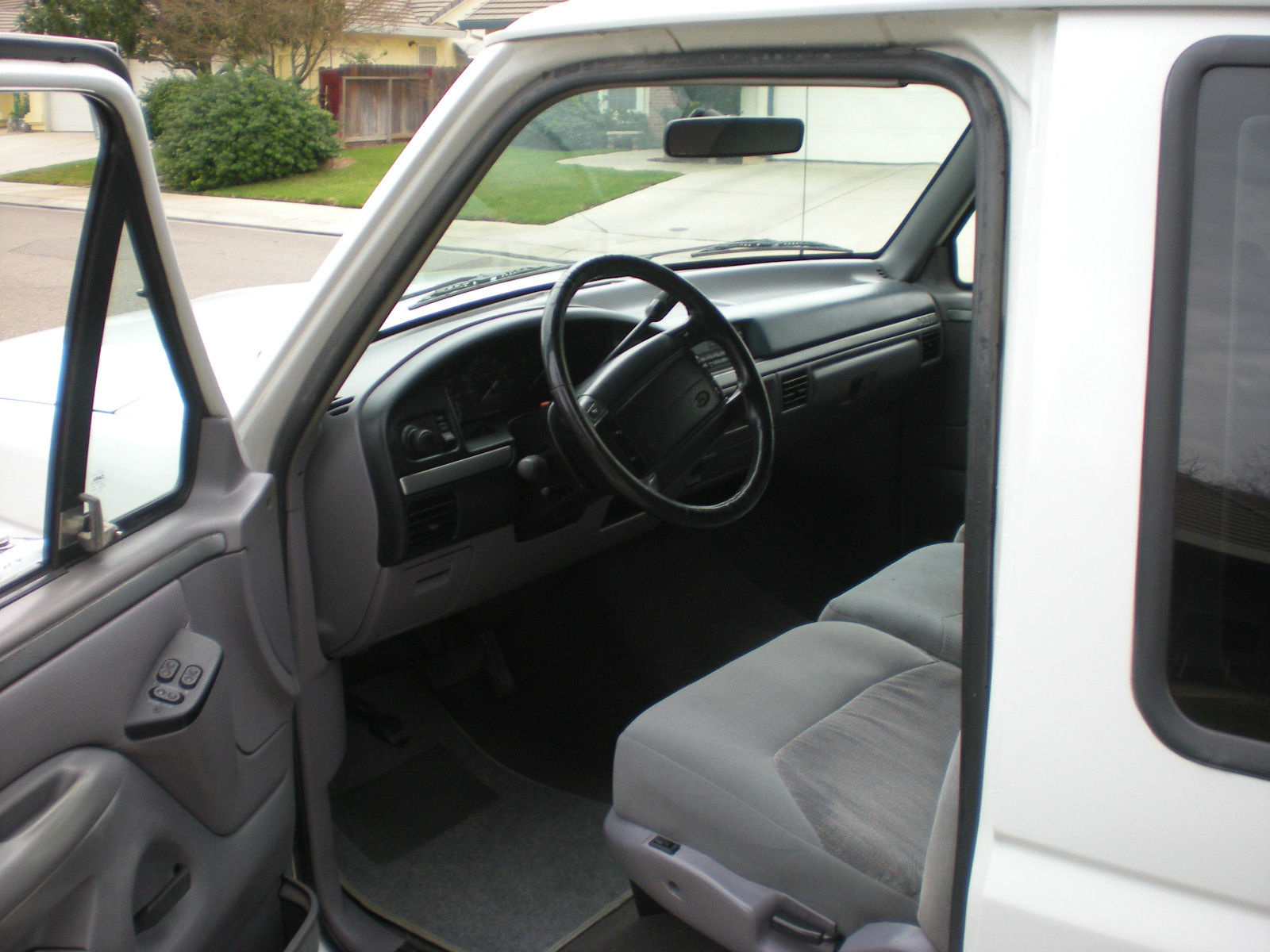 1994 White Ford F-150 Extended Cab Pickup