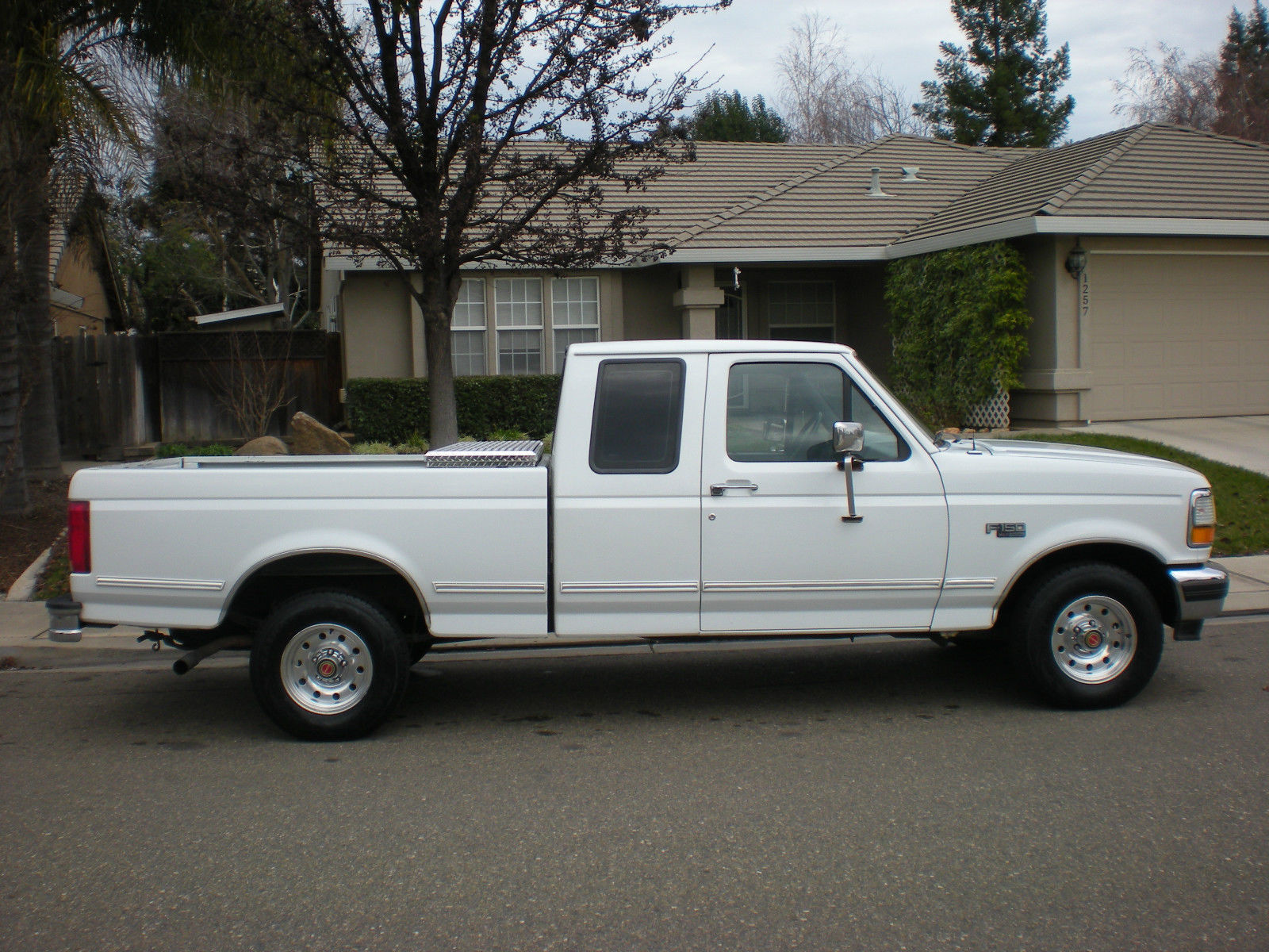 1994 White Ford F-150 Extended Cab Pickup