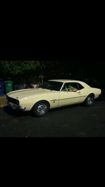 1967 Butternut Yellow Chevrolet Camaro Coupe