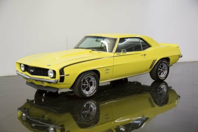 1969 Yellow Chevrolet Camaro Coupe