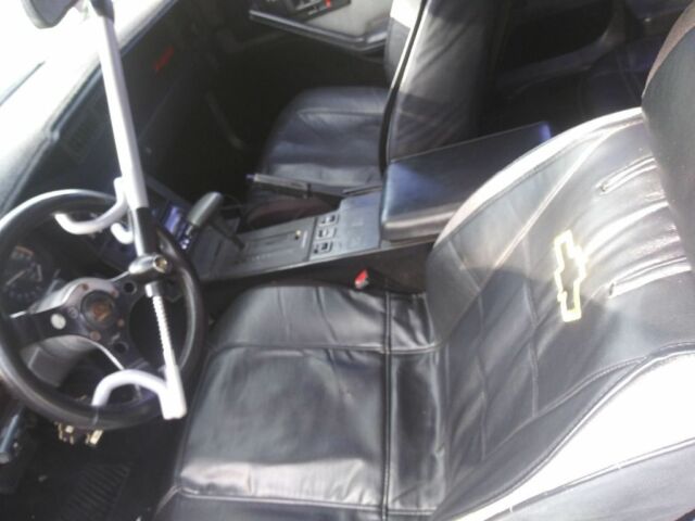 1989 White Chevrolet Camaro Coupe