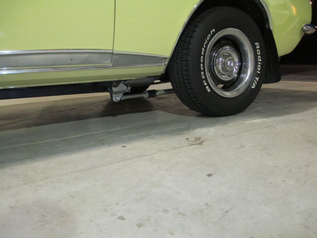 1967 Butternut yellow Chevrolet Camaro Coupe