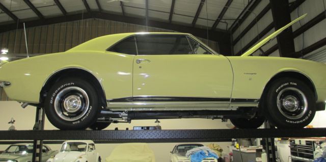 1967 Butternut yellow Chevrolet Camaro Coupe