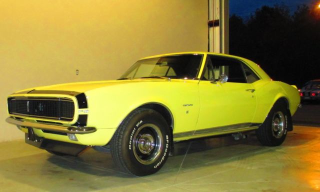 1967 Butternut yellow Chevrolet Camaro Coupe