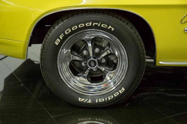 1969 Yellow Chevrolet Camaro Sport Coupe SS396 Tribute --