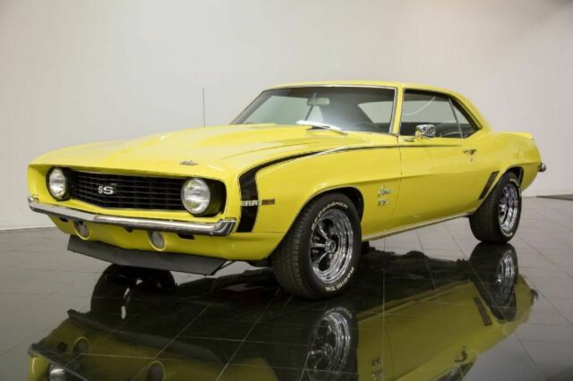 1969 Yellow Chevrolet Camaro Sport Coupe SS396 Tribute --