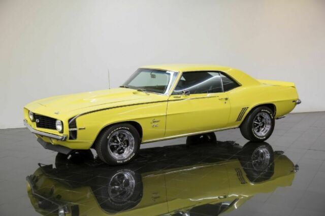 1969 Yellow Chevrolet Camaro Sport Coupe SS396 Tribute --