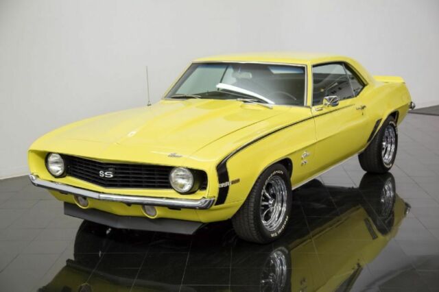 1969 Yellow Chevrolet Camaro Sport Coupe SS396 Tribute --