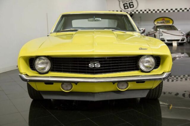 1969 Yellow Chevrolet Camaro Sport Coupe SS396 Tribute --