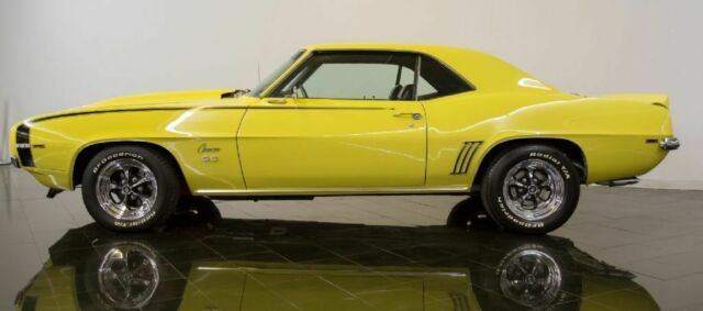 1969 Yellow Chevrolet Camaro Sport Coupe SS396 Tribute --