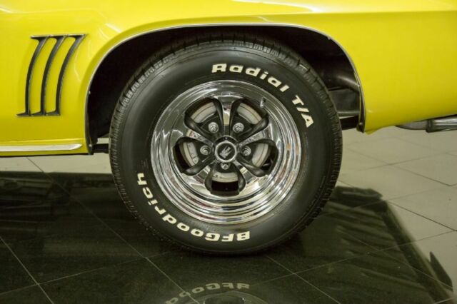 1969 Yellow Chevrolet Camaro Sport Coupe SS396 Tribute --