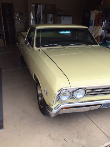 1967 Butternut yellow Chevrolet El Camino Pick up