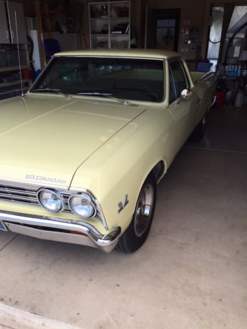 1967 Butternut yellow Chevrolet El Camino Pick up
