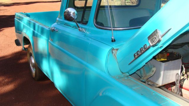 1959 blue/white Ford F-250 Standard Cab Pickup