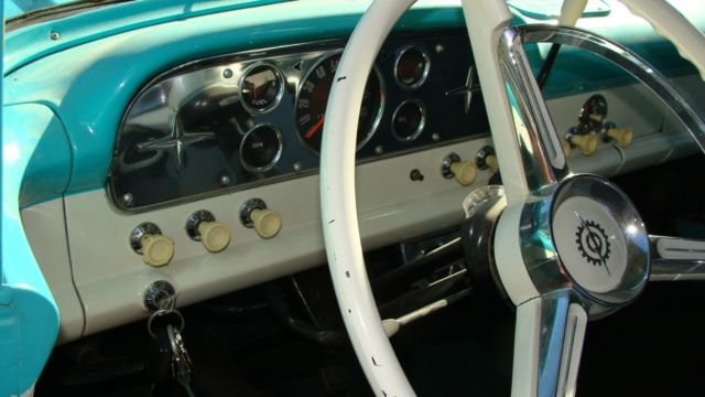 1959 blue/white Ford F-250 Standard Cab Pickup