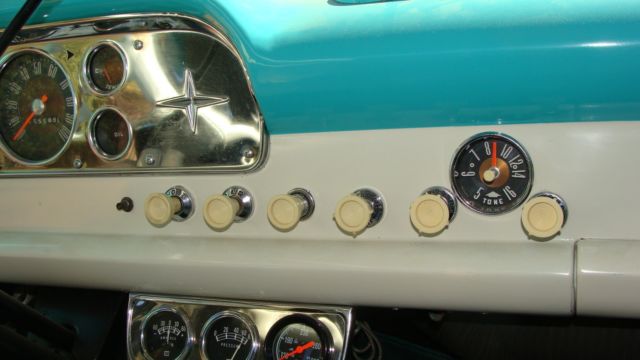 1959 blue/white Ford F-250 Standard Cab Pickup