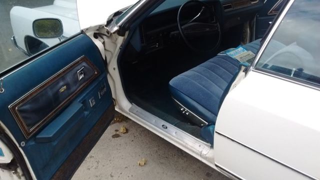 1972 White Chevrolet Capriceold Sport Sedan