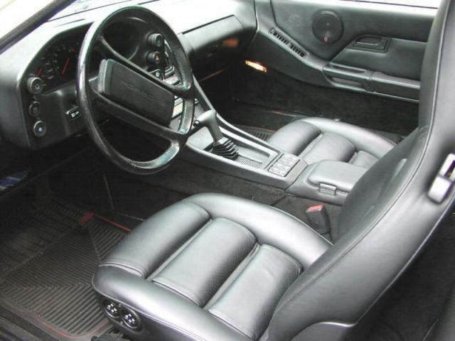 1987 White Porsche 928 Coupe