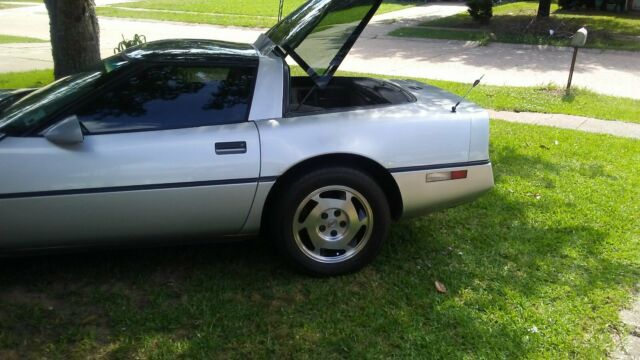 1988 Gray Chevrolet Corvette Coupe