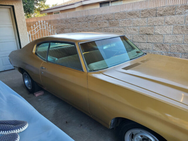 1970 Gold Chevrolet Chevelle Coupe