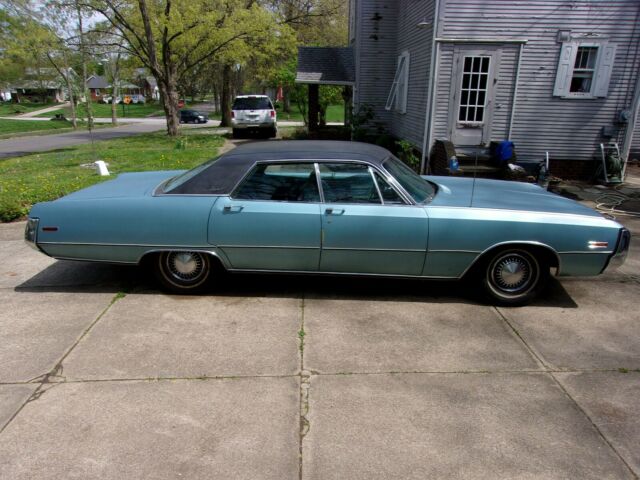 1970 BLUE Chrysler Newport 4 DOOR