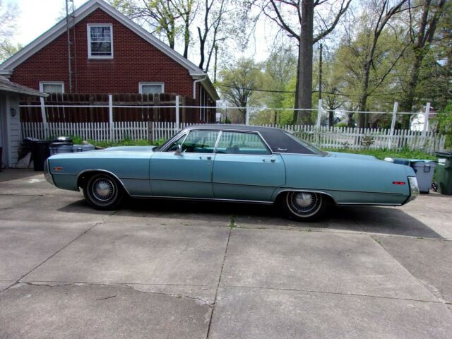 1970 BLUE Chrysler Newport 4 DOOR