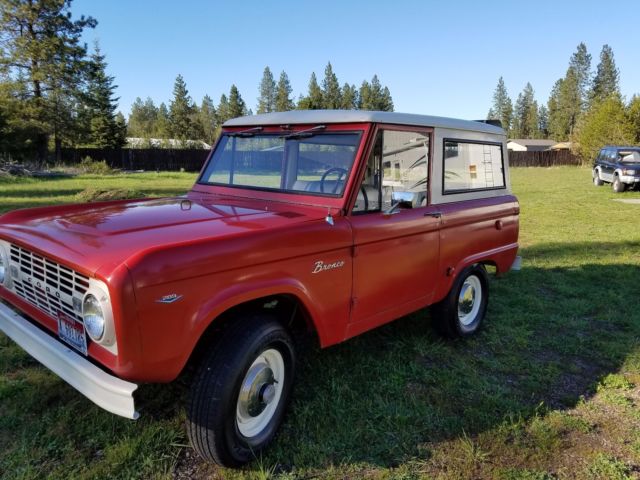 1966 Red/White Ford Bronco U15
