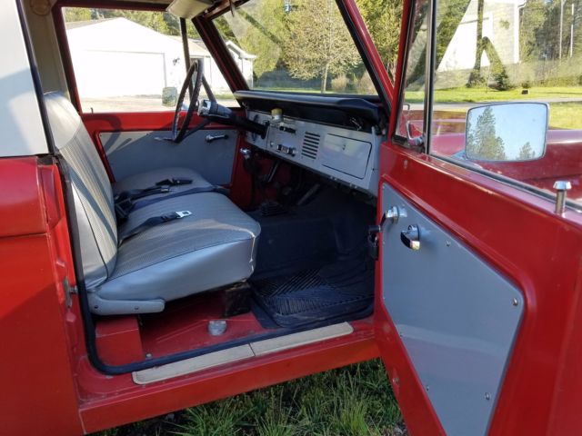 1966 Red/White Ford Bronco U15