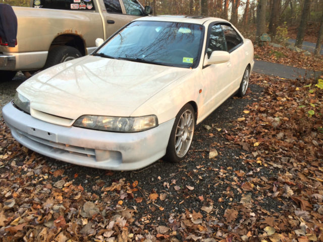 1994 White Acura Integra Sedan