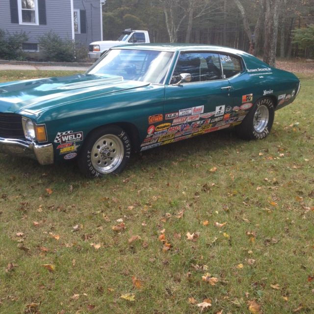 1972 teal Chevrolet Chevelle Coupe