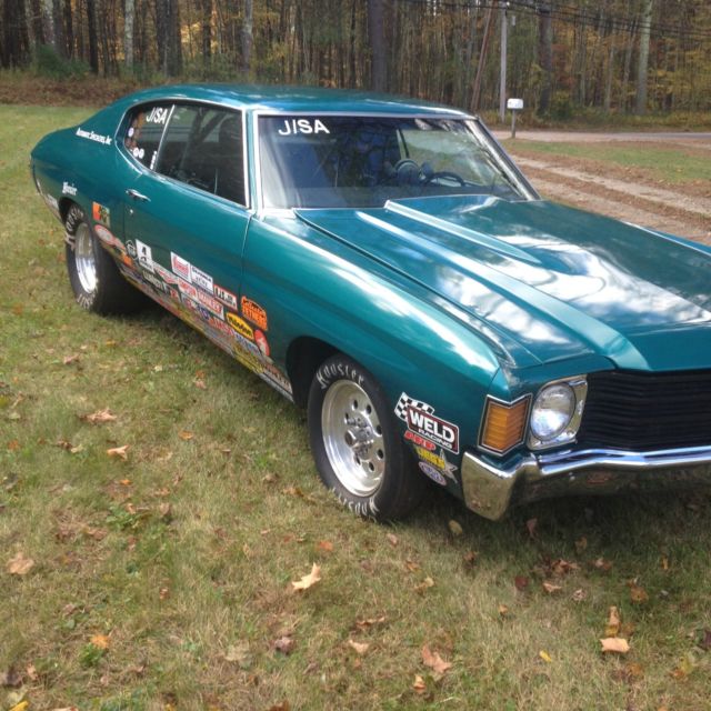 1972 teal Chevrolet Chevelle Coupe