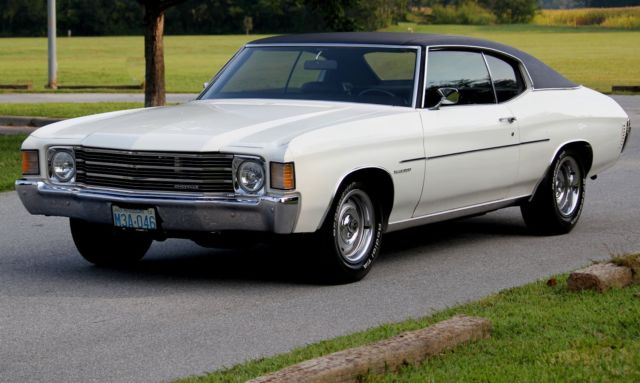 1972 White Chevrolet Chevelle Coupe
