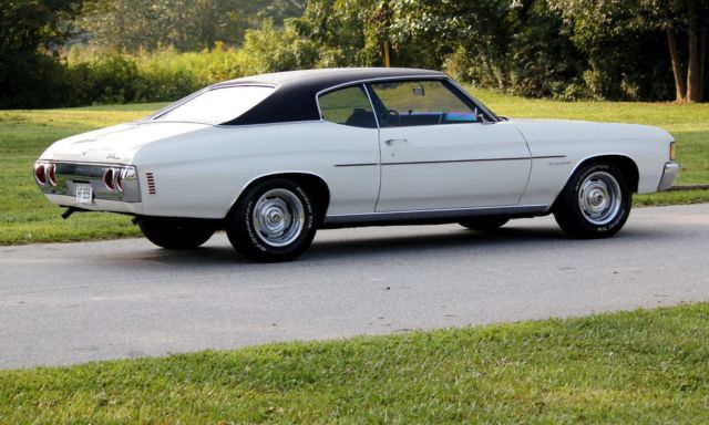 1972 White Chevrolet Chevelle Coupe