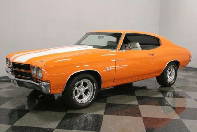 1970 Orange Chevrolet Chevelle Coupe