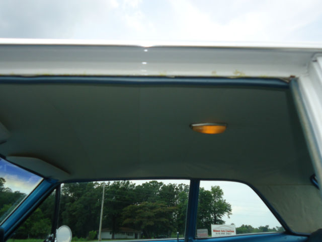 19660000 White Chevrolet Chevelle Sedan