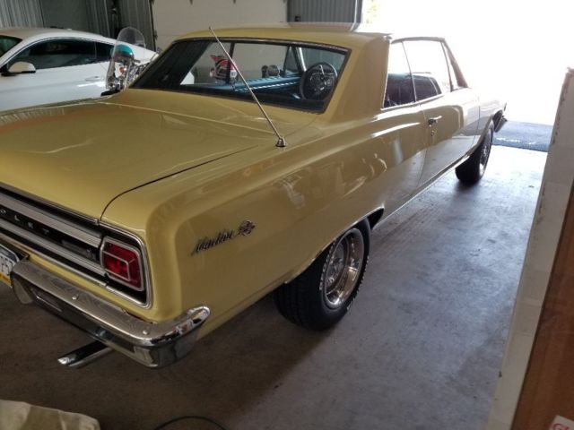 1965 Yellow Chevrolet Chevelle Coupe