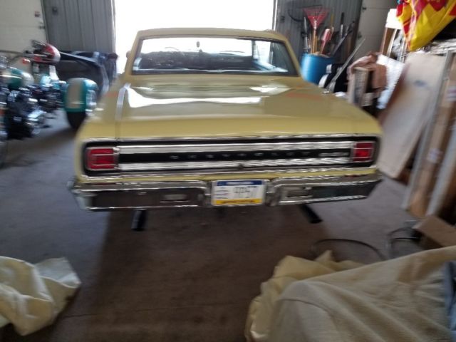 1965 Yellow Chevrolet Chevelle Coupe